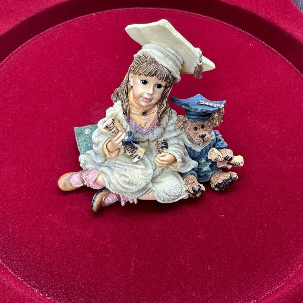 Yesterdays Child Dollstone Graduation Day #3550 Lisa w/ Plato Boyds Bears - Picture 4 of 10